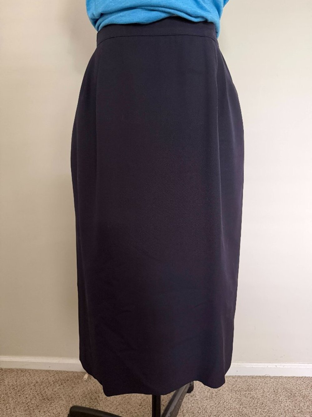 Austin Reed wool pencil skirt,straight cut,high waist,knee length,black,pockets,
